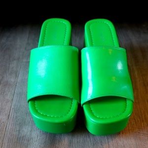 GREEN PLATFORM SANDALS